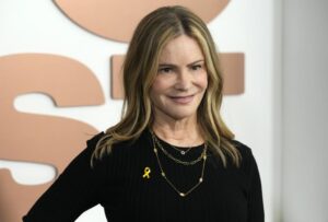 Bản tin Chiêm tinh ngày 5 tháng 2, 2026: Jennifer Jason Leigh, hãy nhắm vào mục tiêu của bạn