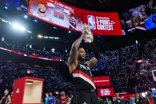 Damian Lillard lần thứ 3 đoạt danh hiệu NBA 3-Point Contest, ngang bằng kỷ lục