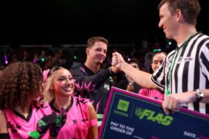 Bóng bầu dục cờ Mỹ Vùng Vịnh và các ngôi sao NFL thắp sáng Super Bowl LX