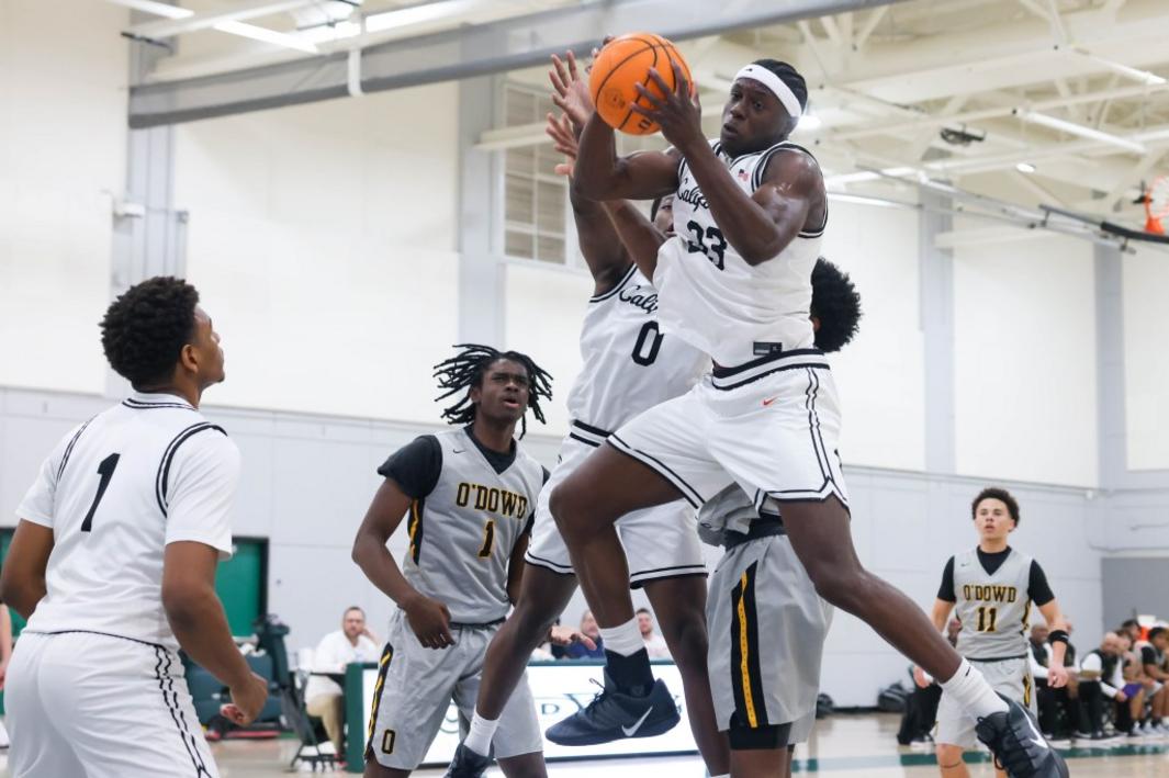 Thắng để vào vòng playoff: California nắm quyền tự quyết trước tuần cuối EBAL 1 BNG L MLKDVCHOOPS 0117 4