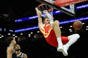 Kristaps Porzingis gia nhập Warriors sau vụ trao đổi Kuminga