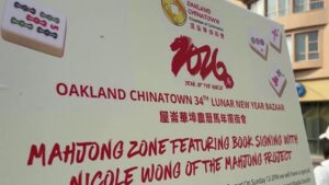 Gia đình chuẩn bị đón Tết Nguyên Đán tại chợ Oakland Chinatown 32 Gia đình chuẩn bị đón Tết Nguyên Đán tại chợ Oakland Chinatown