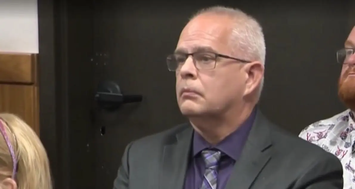 Cảnh sát trưởng Humble từ chức sau thời gian tạm nghỉ không lương, điều tra của thành phố