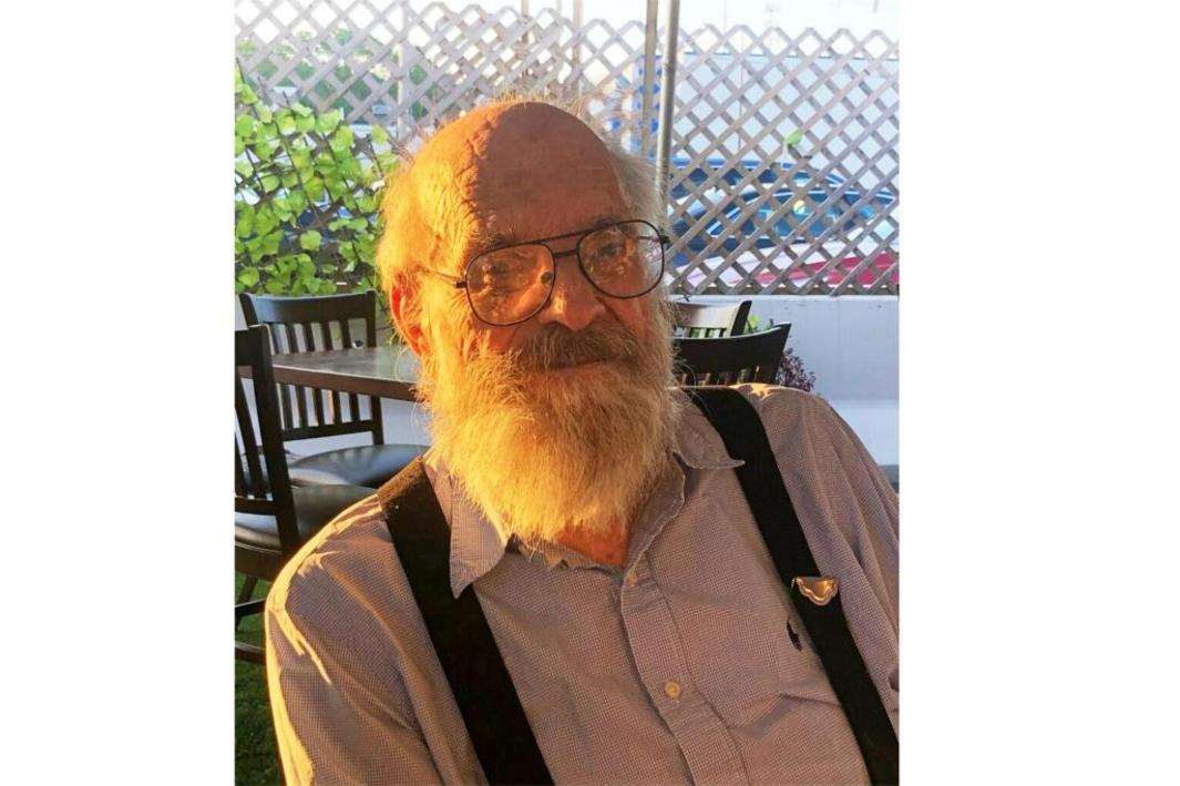 Nhà thơ đoạt giải X.J. Kennedy, tác giả 'The Bedford Reader', qua đời ở tuổi 96 1 Obit XJ Kennedy