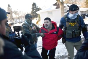 ICE không chỉ phá luật mà còn muốn viết lại luật