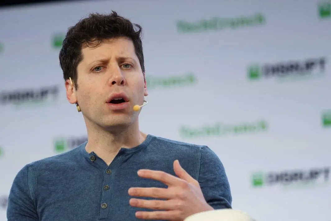 Sam Altman phản ứng gay gắt với quảng cáo Super Bowl của Claude