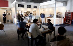 Yêu cầu tiền tip của tiệm bánh ở Healdsburg gây tranh cãi trên mạng