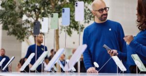 Tổng Giám đốc Apple Tim Cook không loại trừ khả năng tăng giá sản phẩm