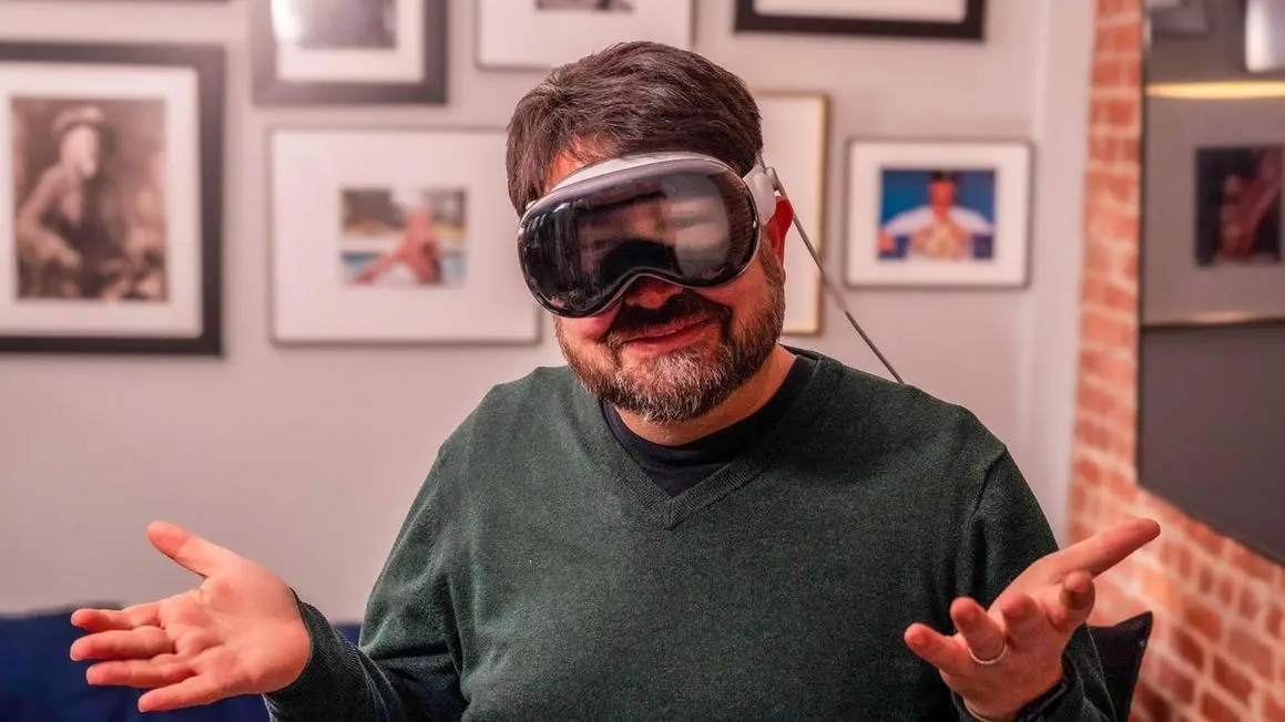 YouTube giờ đã có trên Apple Vision Pro, liệu các ứng dụng Google khác có theo sau?