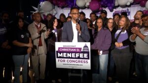 Nghị sĩ Houston tuyên thệ nhậm chức sau bầu cử đặc biệt, nhưng nhiệm vụ đã bị đe dọa