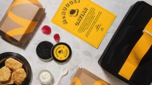 McDonald’s tung bộ kit McNugget Caviar miễn phí nhân dịp Valentine