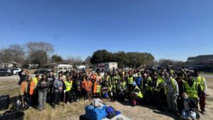 Cư dân Sunnyside cùng hàng trăm tình nguyện viên ra tay dọn rác thải trái phép