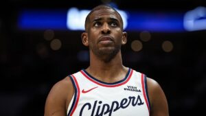 Chris Paul gia nhập Toronto Raptors sau thương vụ trao đổi ba đội