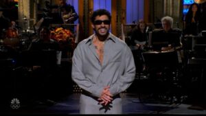 Bài học từ Super Bowl: Nên hát bằng tiếng mẹ đẻ