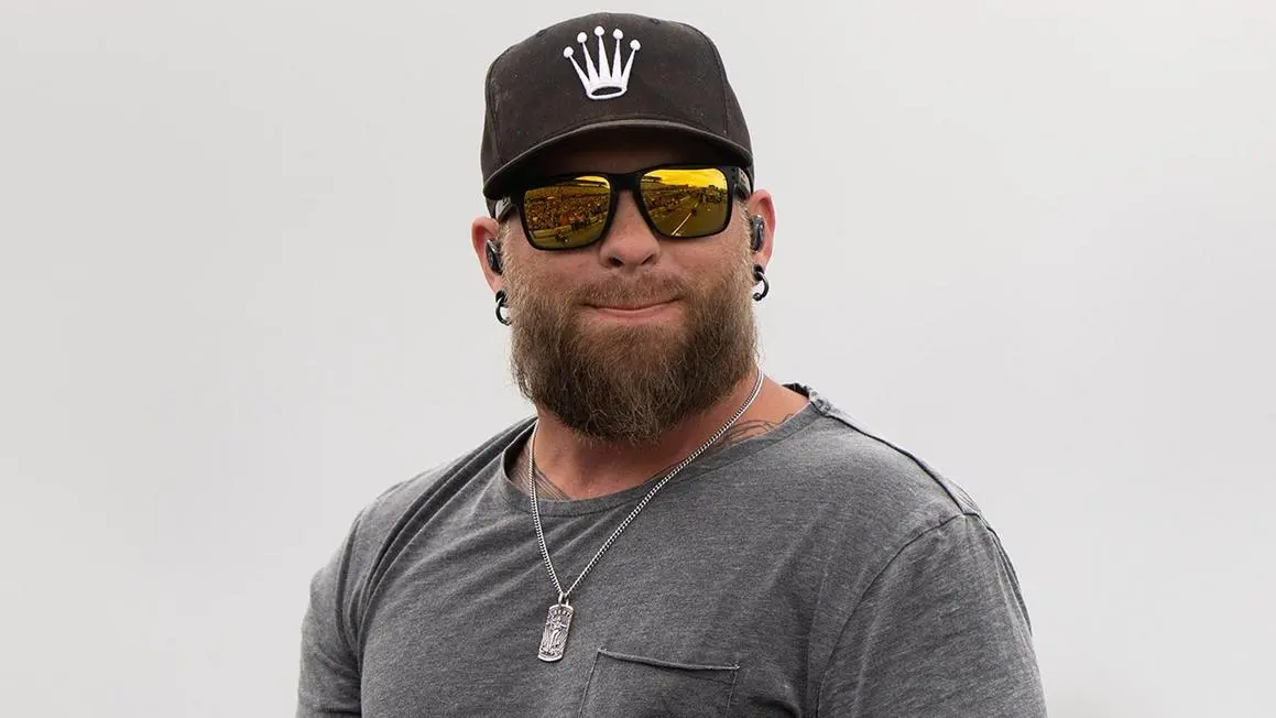 Ca sĩ nhạc Đồng quê Brantley Gilbert sẽ biểu diễn tại buổi nhạc Super Bowl thay thế