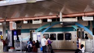 Tại sao nhiều thành phố Hoa Kỳ miễn phí vé xe công cộng vào Thứ Tư?