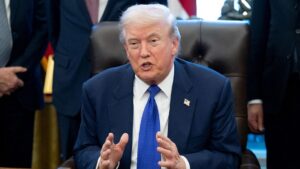 Tổng Thống Trump bảo vệ việc thực thi pháp luật liên bang tại Minneapolis, tuyên bố tội phạm giảm mạnh sau khi 'hàng ngàn tội phạm' bị trục xuất 11 Tổng Thống Trump bảo vệ việc thực thi pháp luật liên bang tại Minneapolis, tuyên bố tội phạm giảm mạnh sau khi ‘hàng ngàn tội phạm’ bị trục xuất