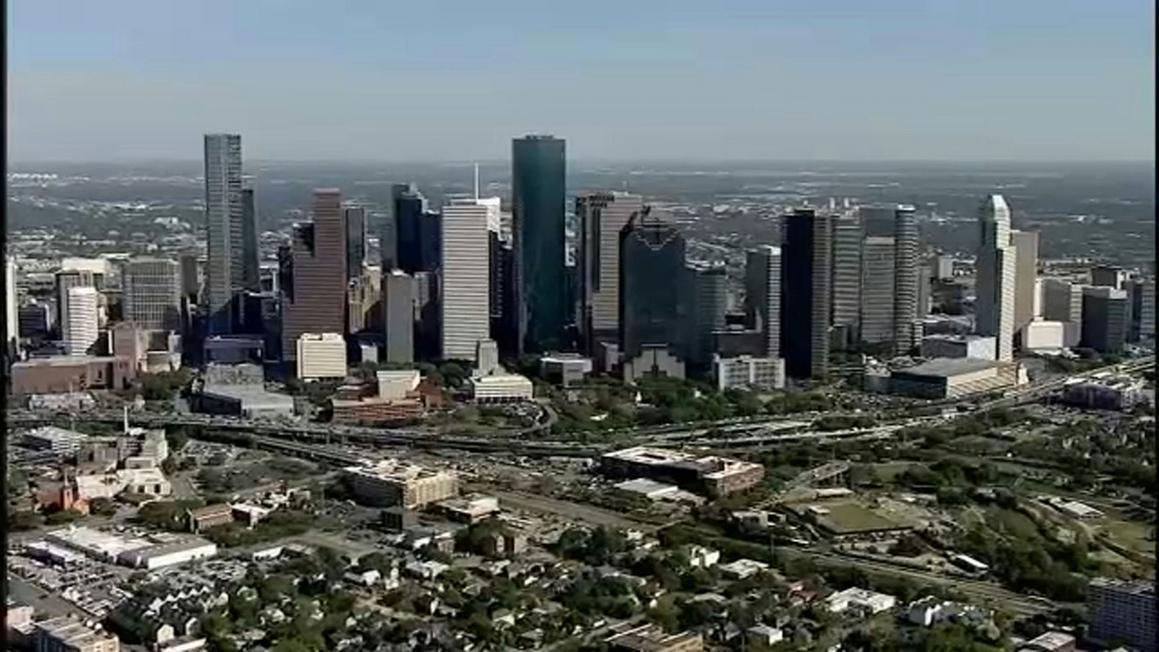 Hư Thư Lạ Che Kín Houston, Sở Cứu Hỏa Hoa Kỳ Cho Biết 1 f