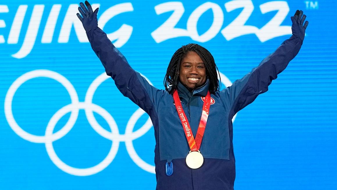 Ai là người cầm cờ cho Đoàn Thể Thao Hoa Kỳ tại Lễ Khai Mạc Thế Vận Hội Mùa Đông? 1 fd2c2b6c e6fc 494a a68e