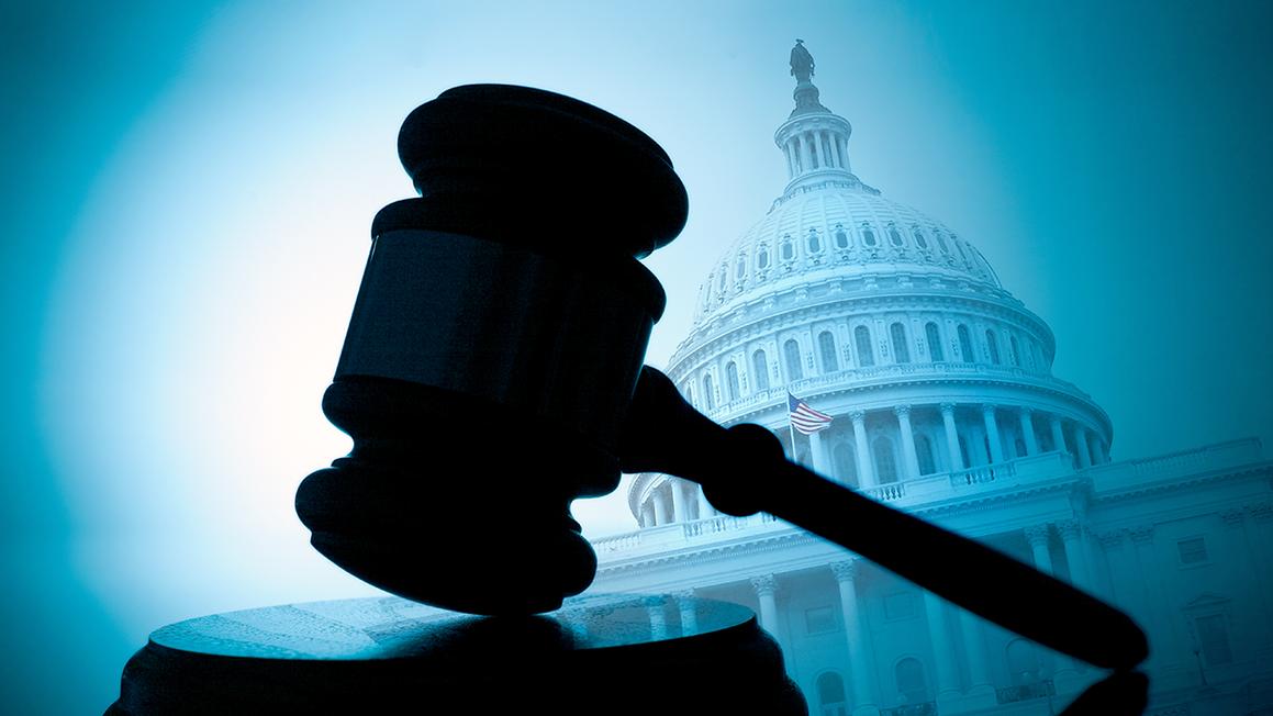 22 Tổng chưởng lý bang yêu cầu mở rộng điều tra về thiên vị tư pháp liên bang 1 gavel and the capitol