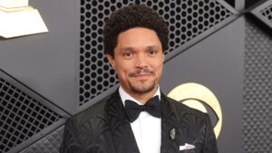 Trevor Noah châm biếm mối liên hệ của Nicki Minaj với Tổng thống Donald Trump trong lễ trao giải Grammy 2026
