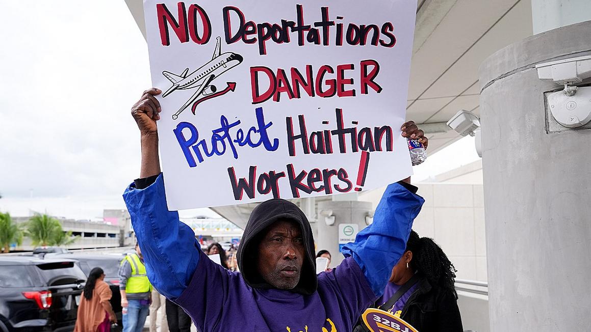 Chính quyền Trump bị cấm chấm dứt tình trạng bảo vệ tạm thời cho người Haiti 1 haitians deportation trump