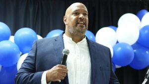 Cựu cảnh sát trưởng Điện Capitol Harry Dunn tái tranh cử Hạ viện