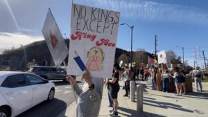 Hơn 50 người bị bắt trong các cuộc biểu tình chống ICE tại Los Angeles