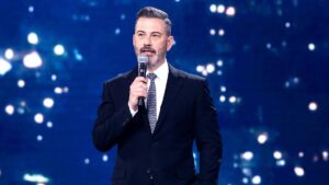Jimmy Kimmel tham gia biểu tình chống ICE ở Los Angeles cùng vợ con 32 Jimmy Kimmel tham gia biểu tình chống ICE ở Los Angeles cùng vợ con