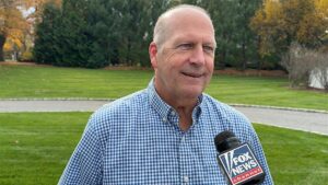 Tổng Thống Trump ủng hộ cựu Thượng Nghị sĩ Sununu trong cuộc đua gay cấn vào Thượng Viện