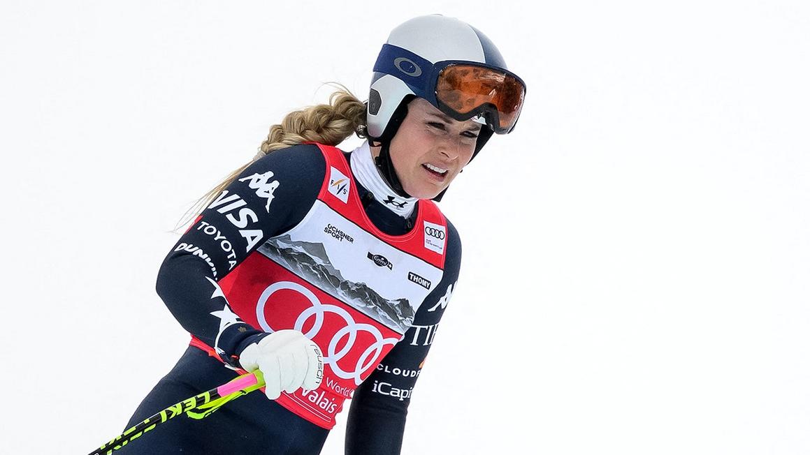 lindsay vonn reacts after the crash