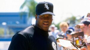 Frank Thomas chỉ trích đội Chicago White Sox vì bỏ quên ông trong đồ họa Lịch sử Da đen
