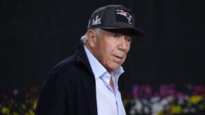 Robert Kraft và Bill Belichick lần thứ hai vắng bóng trong danh sách được vinh danh vào Pro Football Hall of Fame