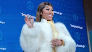 Nicki Minaj ủng hộ luật ID cử tri