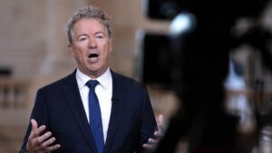 Thượng nghị sĩ Rand Paul cho rằng niềm tin vào chính quyền Trump đã bị tổn hại sau vụ xả súng ở Minnesota