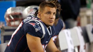 Rob Gronkowski nói đùa về tư cách ứng viên Hall of Fame của Tom Brady sau khi Bill Belichick, Robert Kraft bị loại