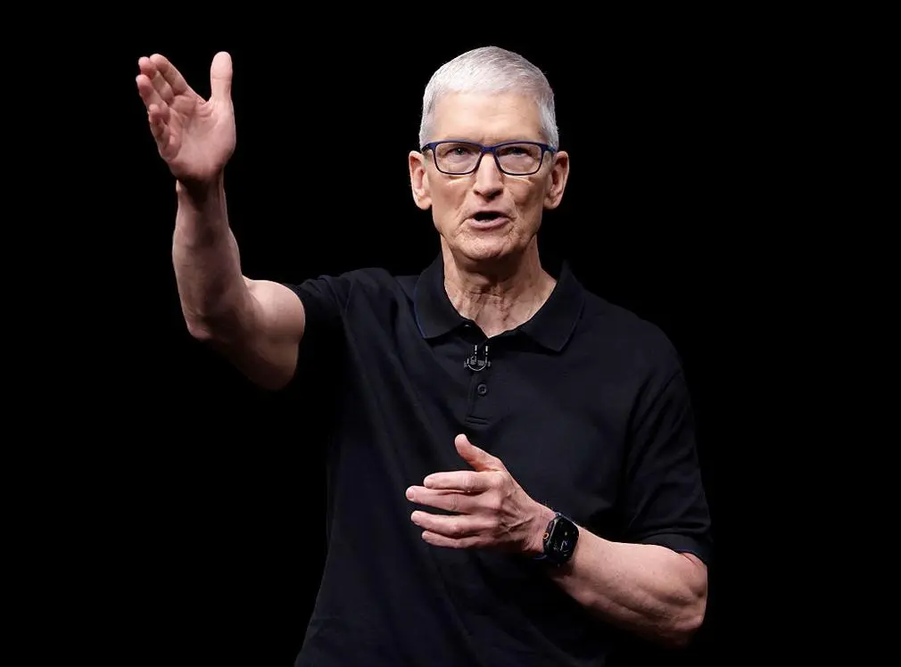 Apple được cho là đang phát triển ba thiết bị đeo thông minh tích hợp AI