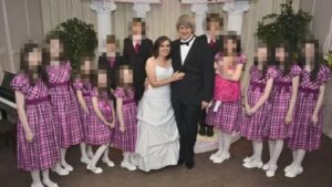 Các em bé Turpin đạt thỏa thuận với Quận Riverside sau khi bị bỏ vào nhà chăm sóc nuôi dưỡng độc hại