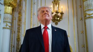 Tổng Thống Trump Tiếp Tục Cải Tạo Nhà Trắng và Các Biểu Tượng Thủ Đô