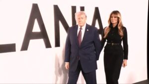 Đệ Nhất Phu Nhân Melania Trump Khuyến Nghị Thêm Một Từ Vào Diễn Văn Nhậm Chức Của Tổng Thống Trump