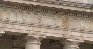 Nữ Thẩm Phán Tối Cao Pháp Viện Washington Bà Barbara Madsen Sẽ Nghỉ Hưu Vào Tháng Tư