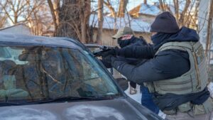 Cảnh Sát Di Trú Bắn Súng, Bắt Giữ Nhà Hoạt Động Ở Minneapolis