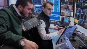 Thị trường chứng khoán Mỹ mở cửa khởi sắc, vàng và bạc phục hồi sau khi mất đà