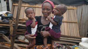 Hàng ngàn người, kể cả trẻ sinh đôi, mất nhà trong đợt cưỡng chế thu hồi đất ở Lagos