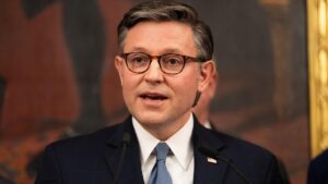 Chủ tịch Hạ viện Johnson đối mặt áp lực về đóng cửa chính phủ và hoạt động của cơ quan ICE