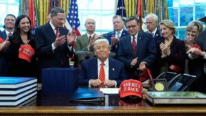 Dân chủ và Tổng thống Donald Trump bất đồng về chi tiêu nhập cư