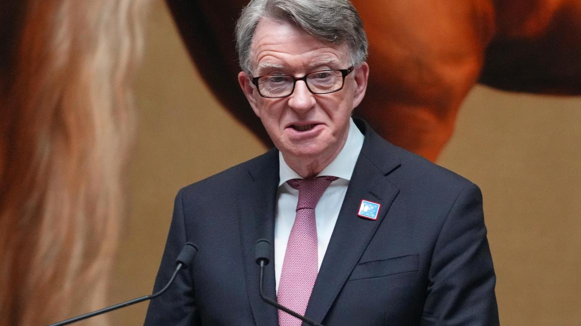 Cựu chính trị gia Anh Peter Mandelson bị điều tra vì cáo buộc tiết lộ thông tin cho Jeffrey Epstein 1