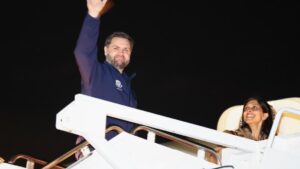 Phó Tổng Thống JD Vance sang Âu Châu dự Thế Vận Hội Mùa Đông, sau đó thăm Armenia và Azerbaijan