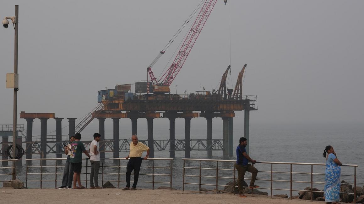 Ngân sách Ấn Độ tăng chi tiêu hạ tầng, cam kết kỷ luật tài khóa 1