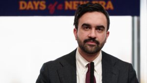 Thị trưởng New York kêu gọi không truy tố người đàn ông bị cảnh sát bắn khi tấn công